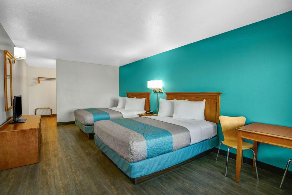 Queen Room with Two Queen Beds - Disability Access - Non-Smoking interior
